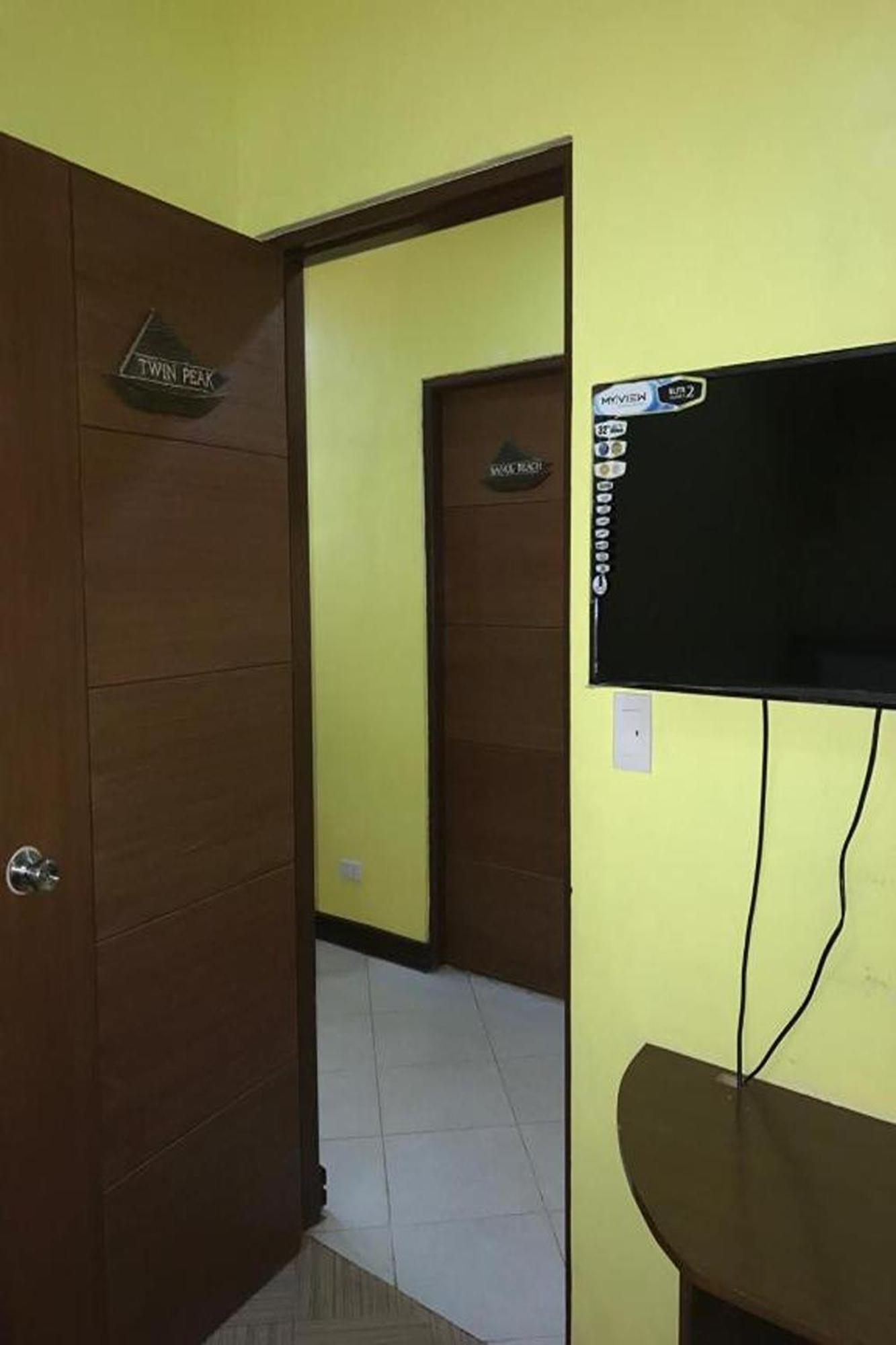 Luis Bay Travellers Lodge Coron Exterior photo