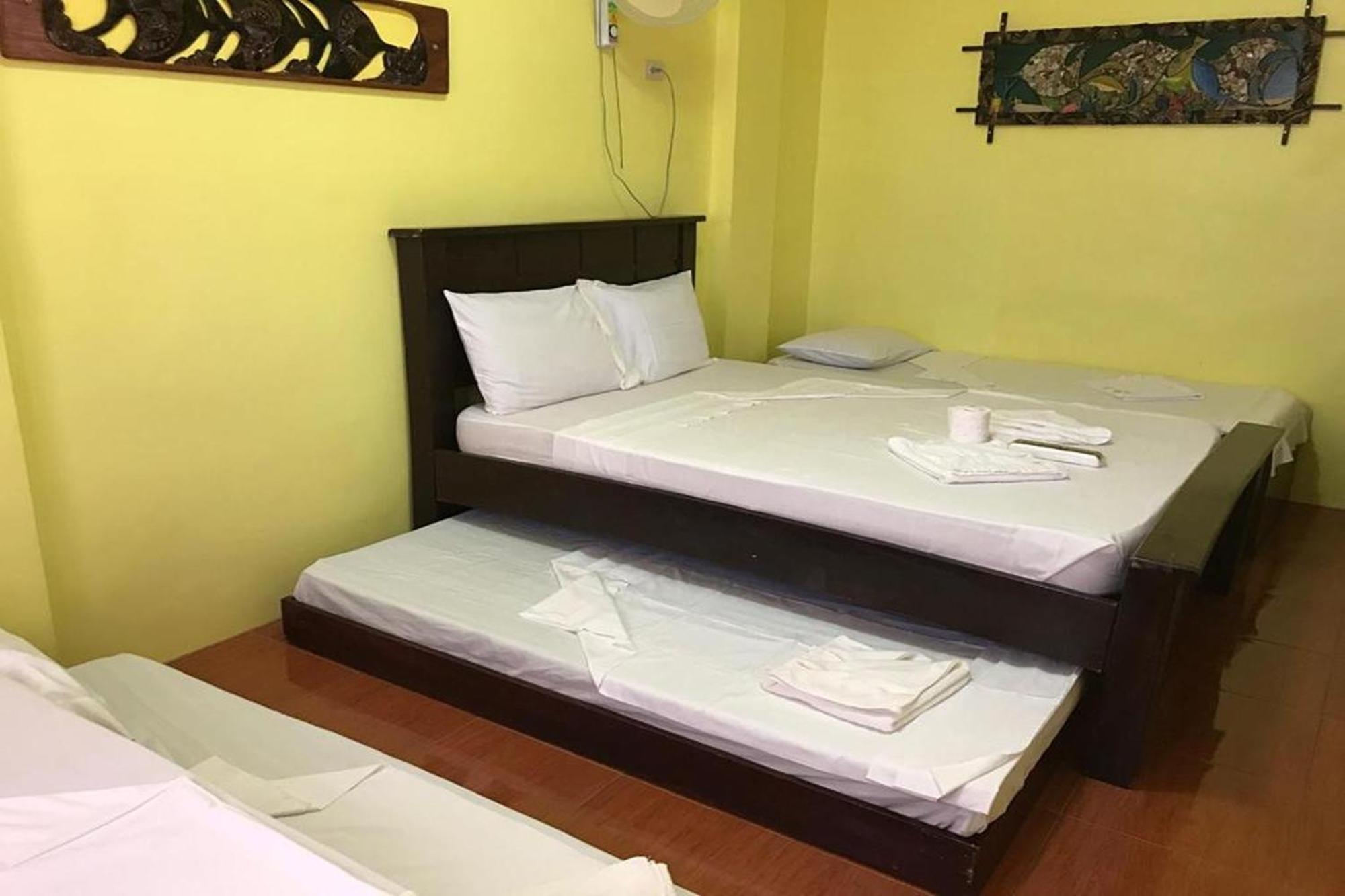 Luis Bay Travellers Lodge Coron Exterior photo