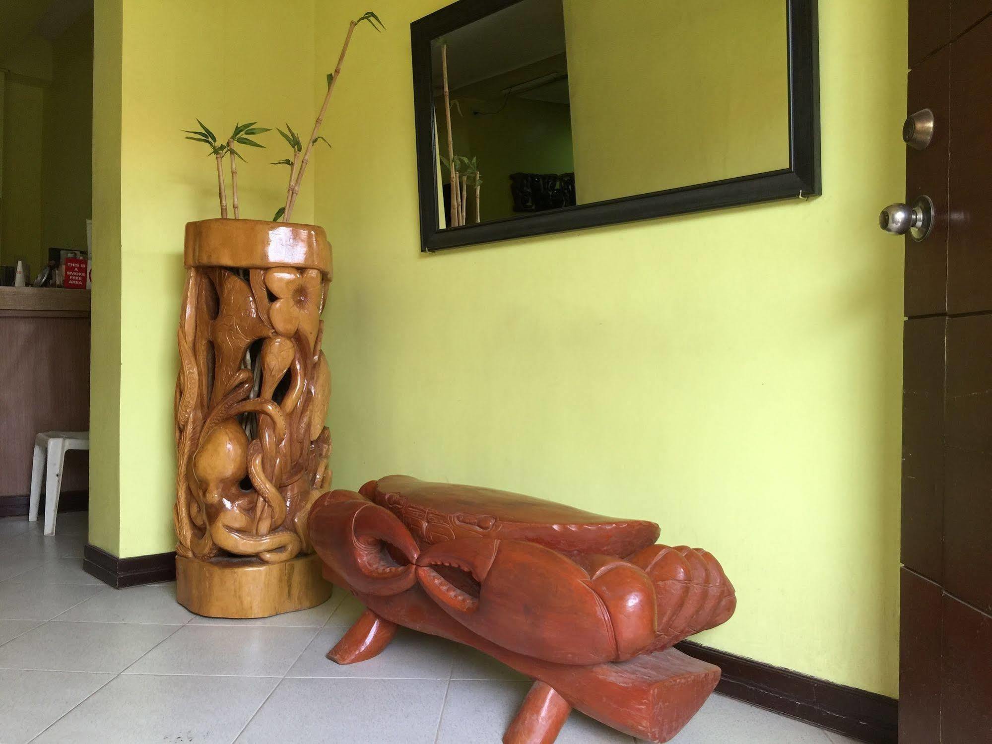 Luis Bay Travellers Lodge Coron Exterior photo