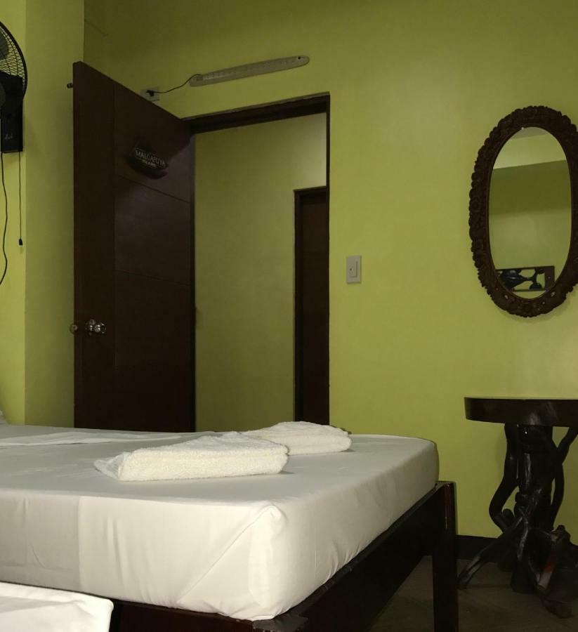Luis Bay Travellers Lodge Coron Exterior photo